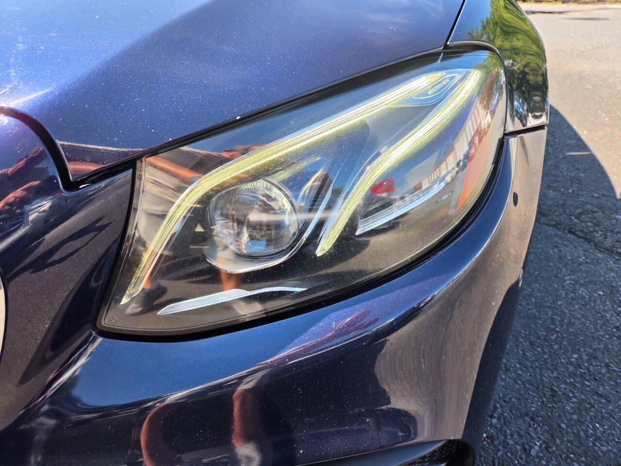 Used 2017 Mercedes-Benz E 300 4MATIC image 2