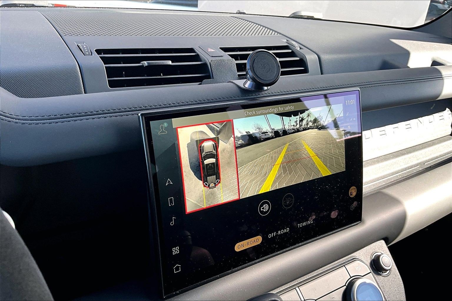 Used 2023 Land Rover Defender 110 V8 image 21