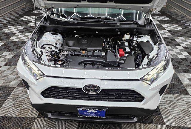 Used 2025 Toyota RAV4 LE AWD/4WD image 36