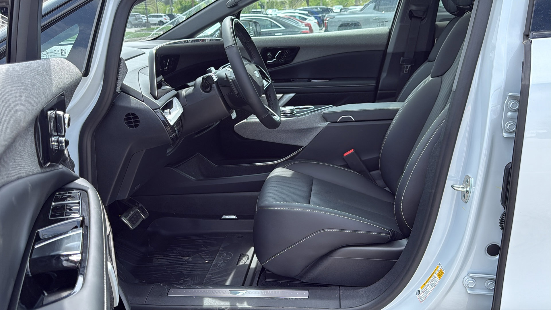 New 2026 Cadillac Optiq Sport 2 w/ LPO, Floor Liner Package AWD/4WD image 8