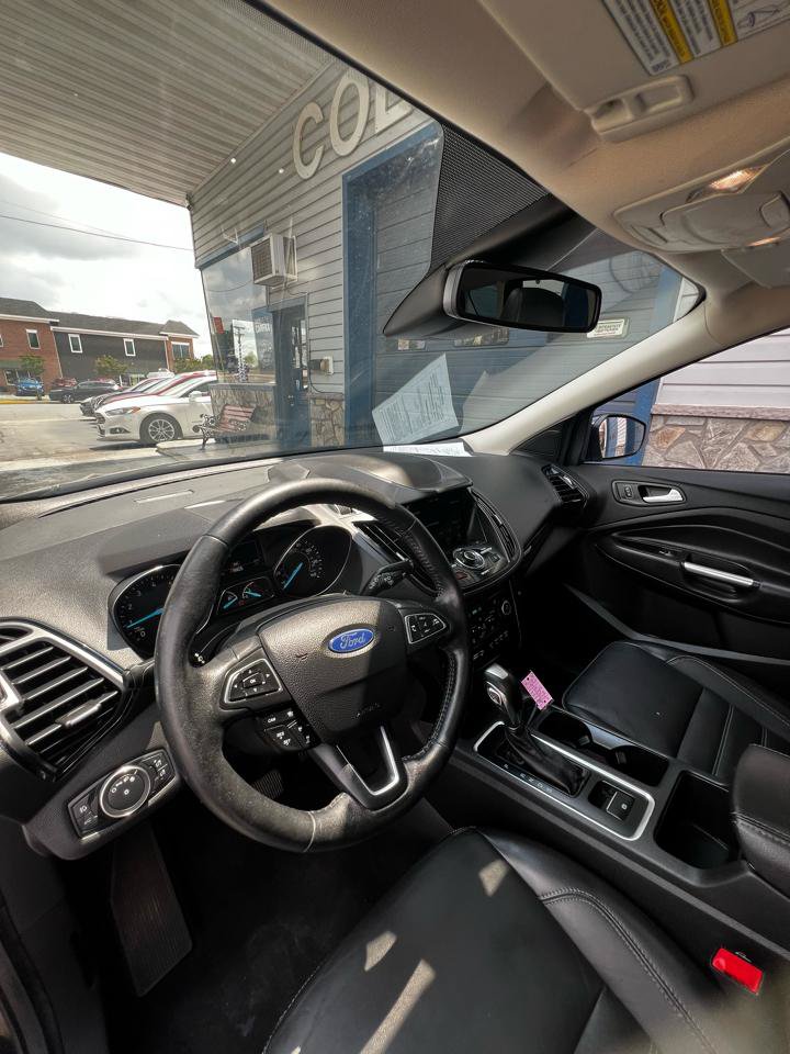 Used 2019 Ford Escape Titanium AWD/4WD image 18