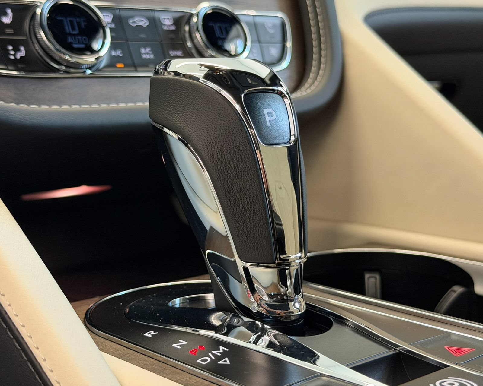 New 2026 Bentley Bentayga Extended Wheelbase AWD/4WD image 28