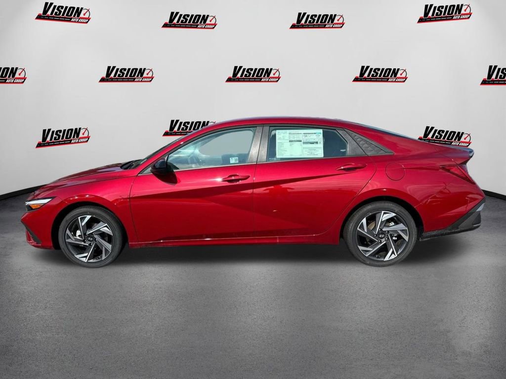Certified 2025 Hyundai Elantra SEL image 8