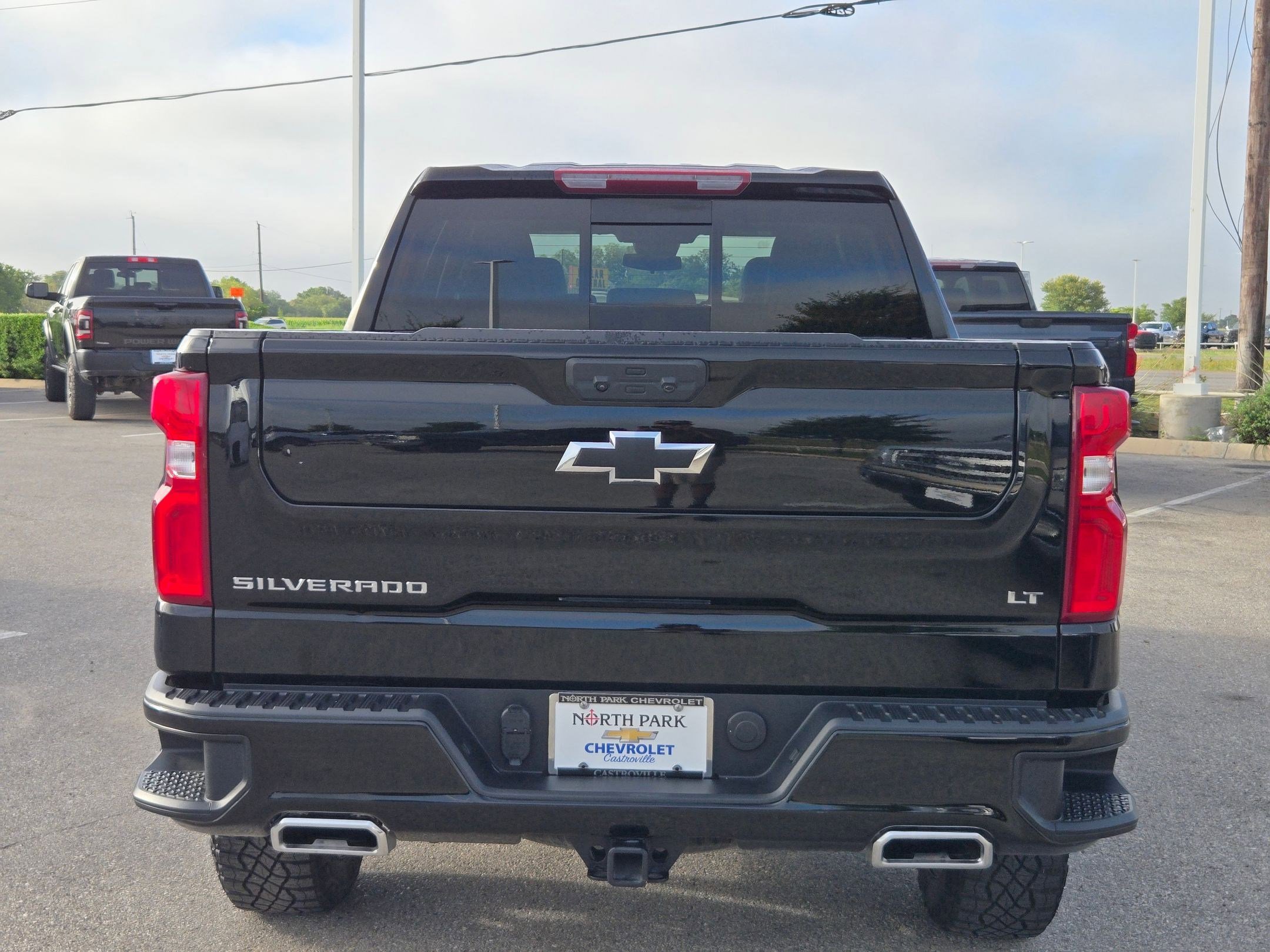 Used 2025 Chevrolet Silverado 1500 LT Trail Boss w/ Convenience Package II AWD/4WD image 4