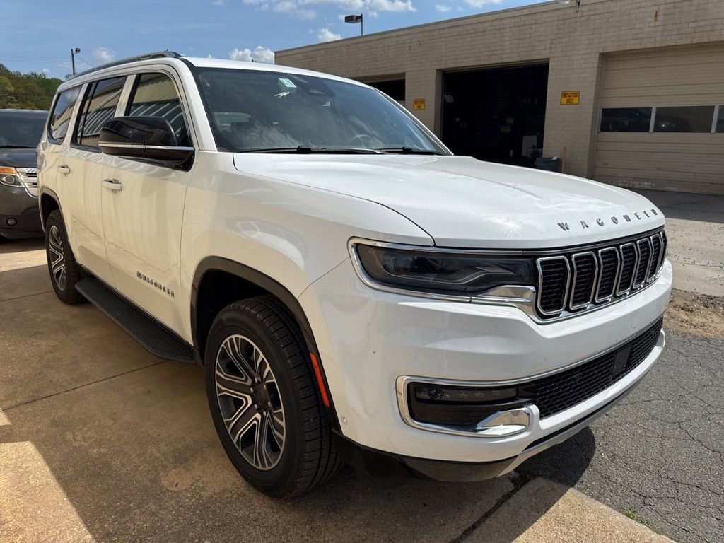 Used 2024 Jeep Wagoneer Series II w/ Flexible Seating Group image 2