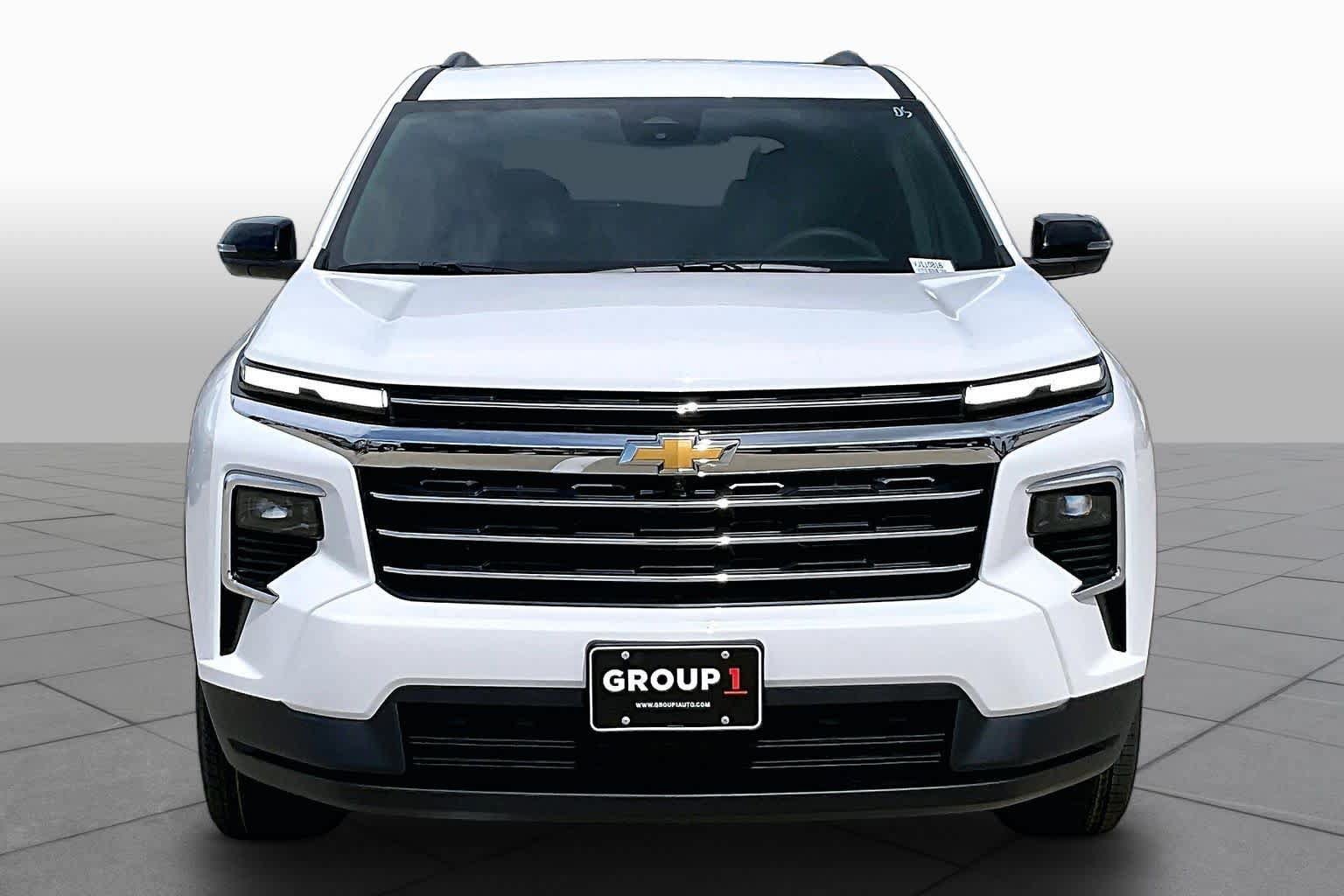 New 2027 Chevrolet Traverse LT w/ Driver Confidence Package FWD image 2
