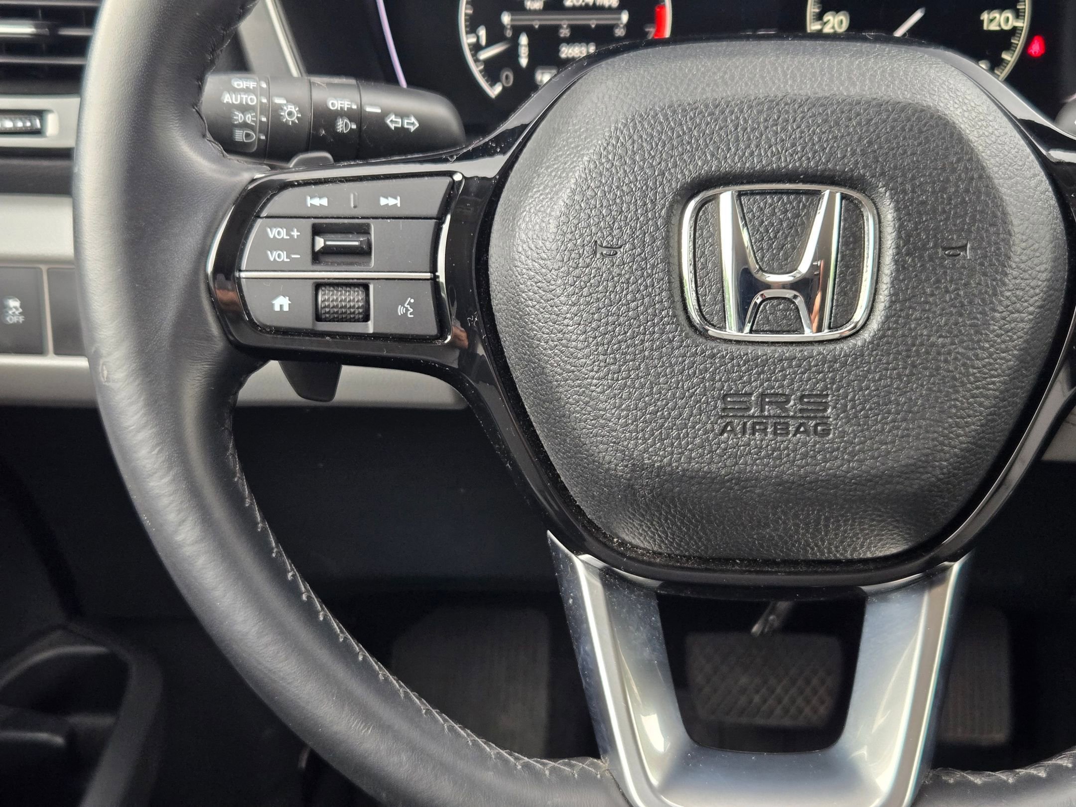 Used 2025 Honda Pilot Touring image 21
