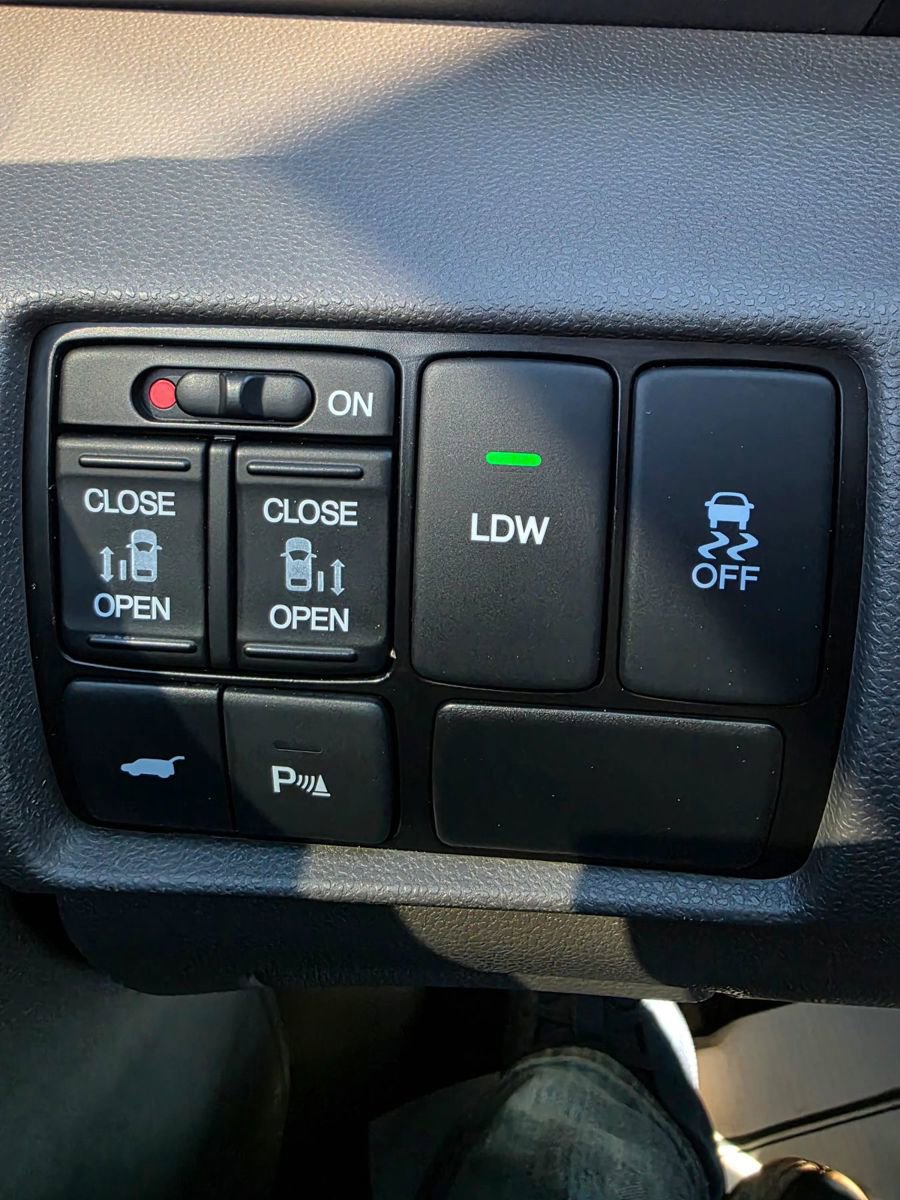 Used 2016 Honda Odyssey Touring Elite image 16