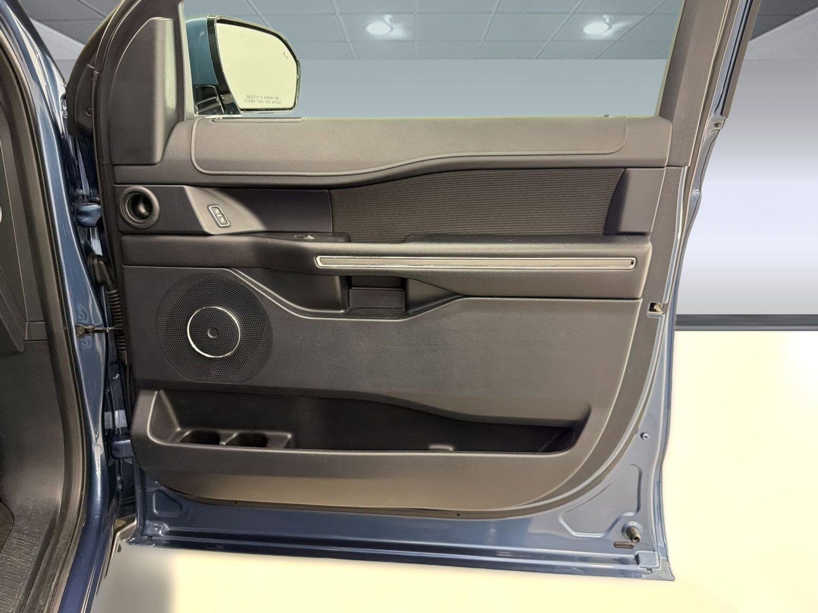 Used 2020 Ford Expedition XLT image 32