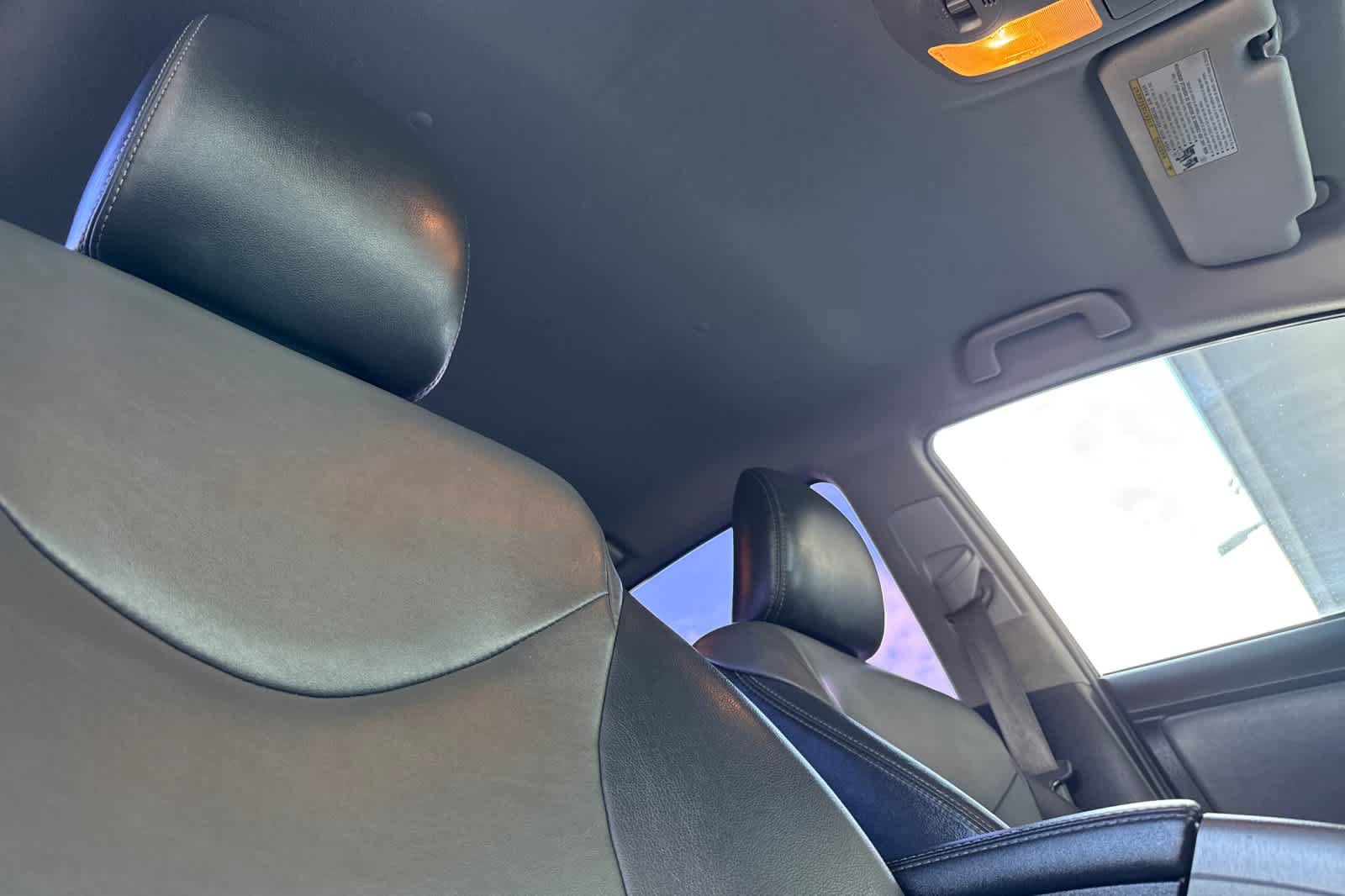 Used 2015 Toyota Prius Five FWD image 17