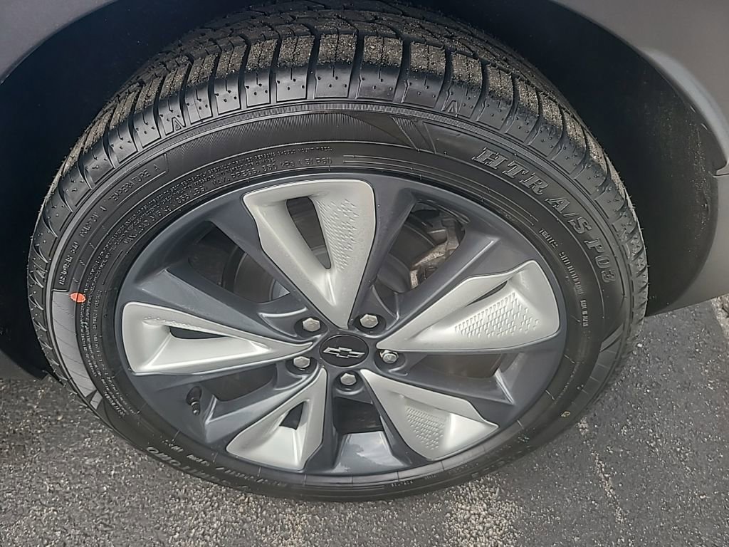 Certified 2023 Chevrolet Bolt EUV LT w/ Convenience Package image 12