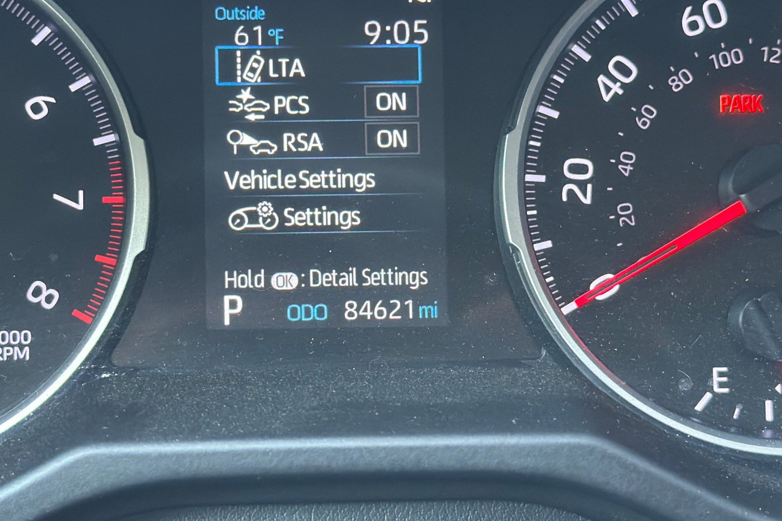 Used 2019 Toyota RAV4 LE w/ Carpet Mat Package FWD image 33
