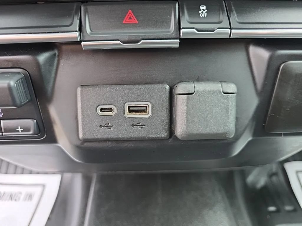 Used 2020 Chevrolet Silverado 3500 LT AWD/4WD image 29
