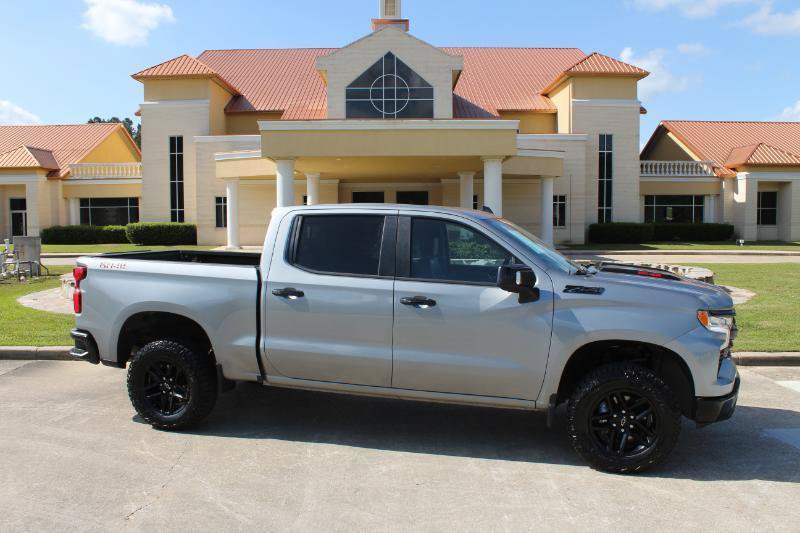 Used 2023 Chevrolet Silverado 1500 LT Trail Boss w/ Convenience Package II AWD/4WD image 2