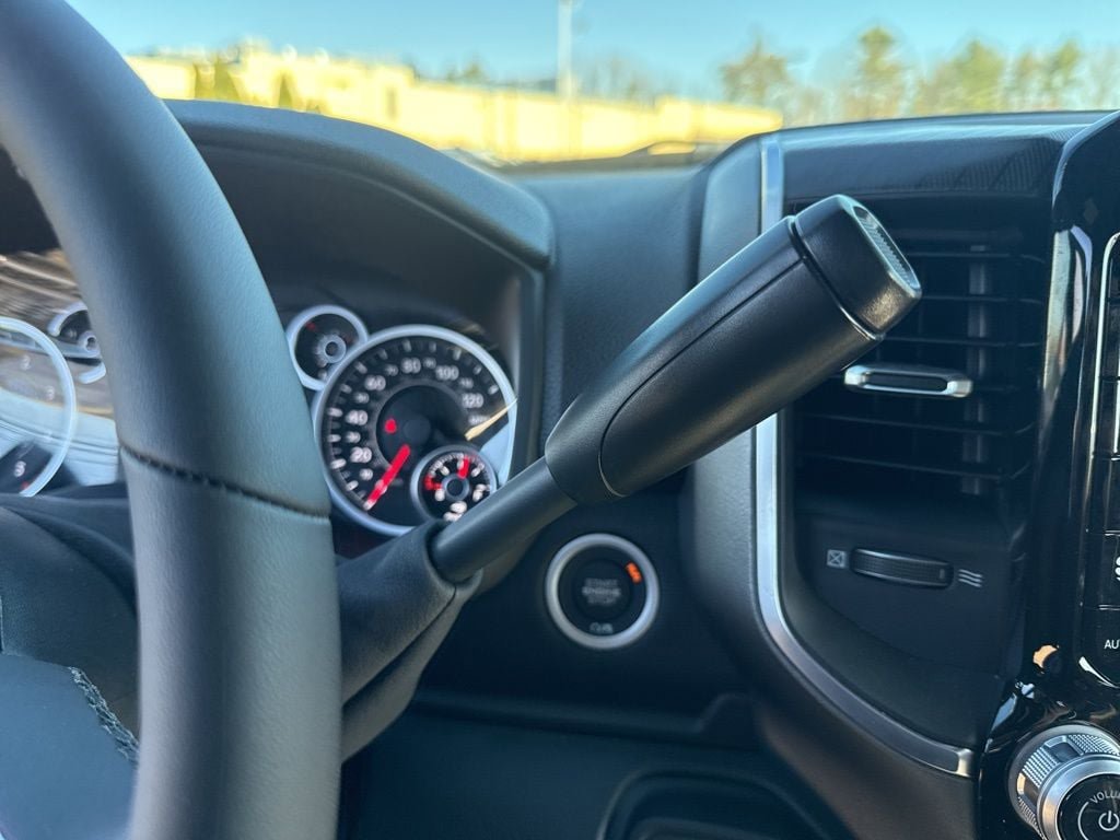 New 2025 RAM 2500 Big Horn AWD/4WD image 15