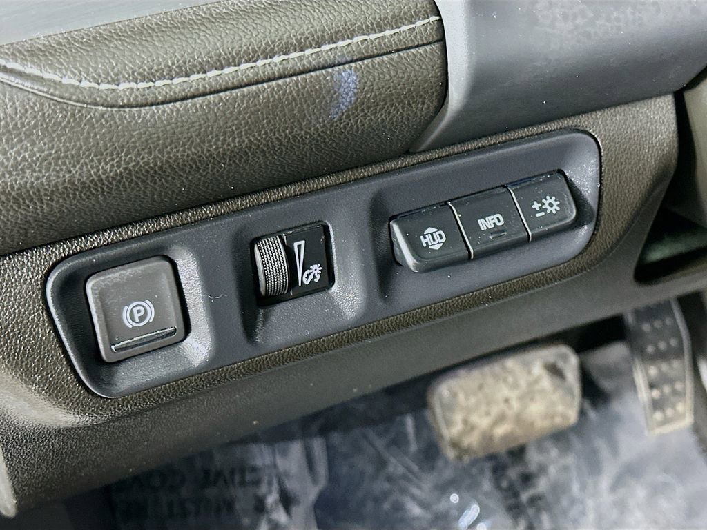 Used 2023 GMC Acadia SLT w/ Technology Package image 17