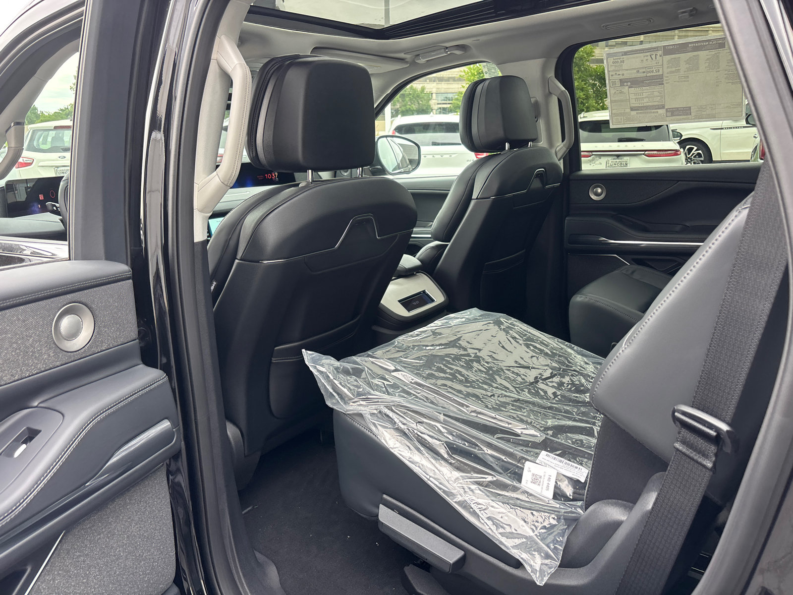 New 2026 Lincoln Navigator Reserve AWD/4WD image 27