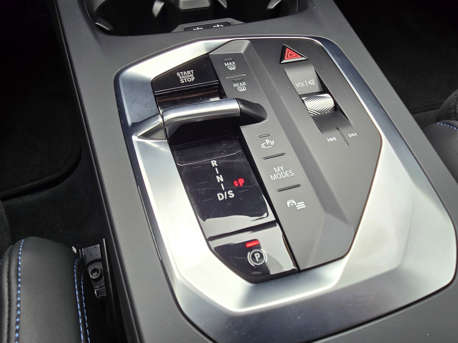 Used 2025 BMW M235i xDrive w/ M Performance Package image 20