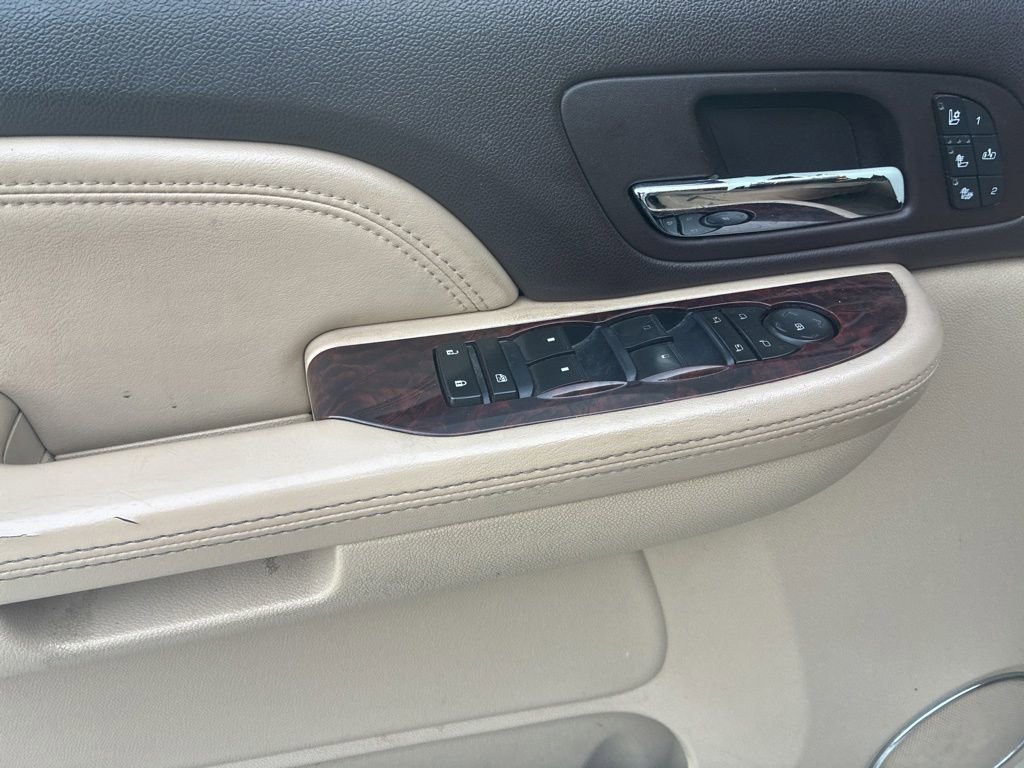 Used 2009 GMC Yukon XL Denali RWD image 16