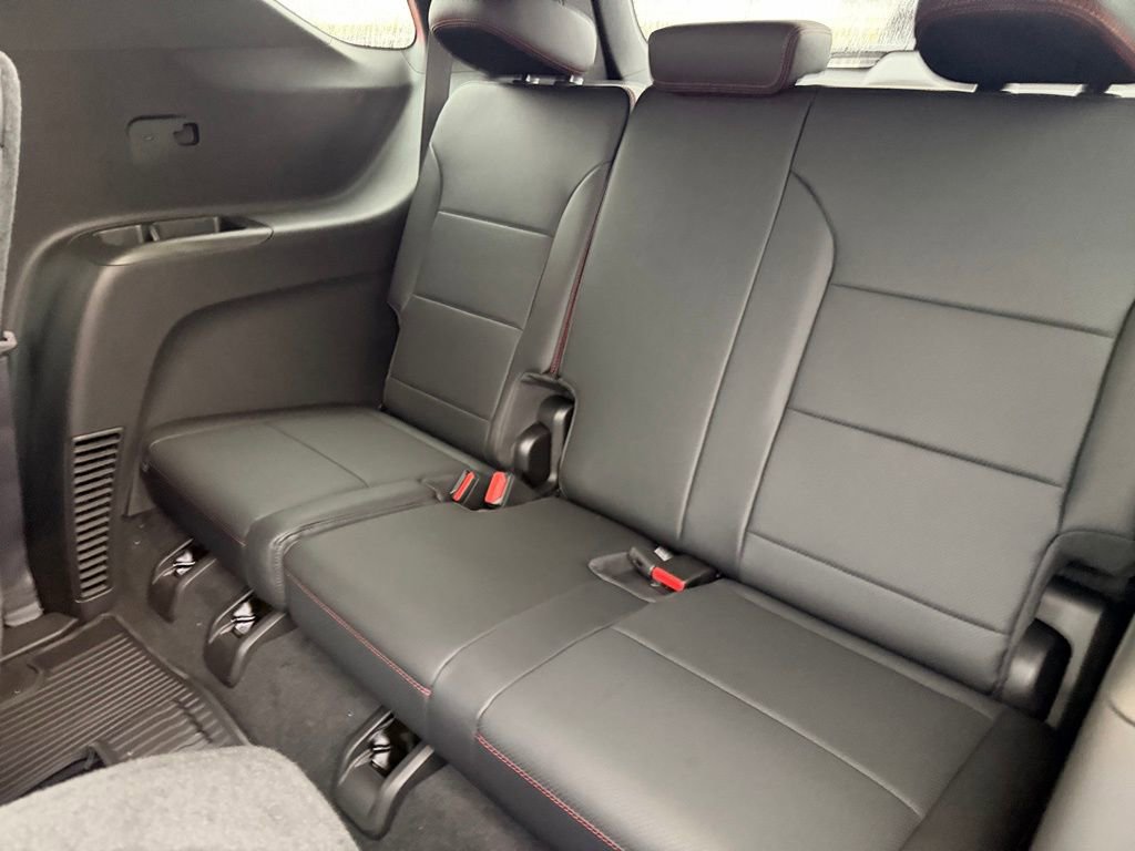 New 2026 Chevrolet Traverse RS w/ LPO, Floor Liner Package image 33