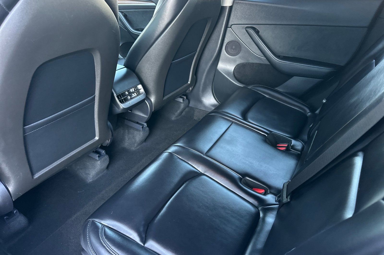 Used 2025 Tesla Model Y Long Range image 14