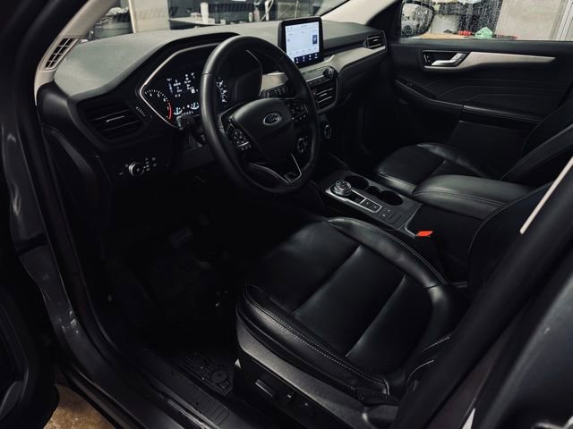 Used 2022 Ford Escape SEL image 18
