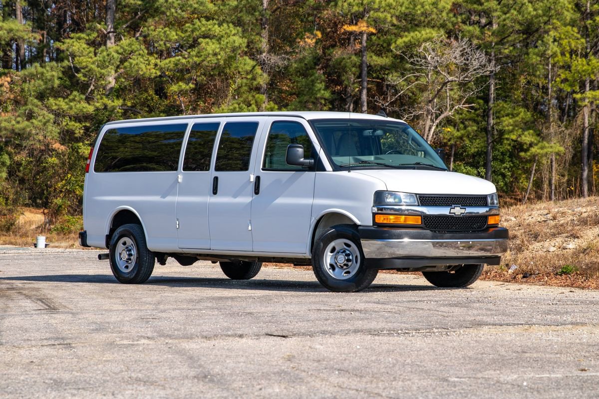 Used 2017 Chevrolet Express 3500 LT w/ LT Preferred Equipment Group image 3
