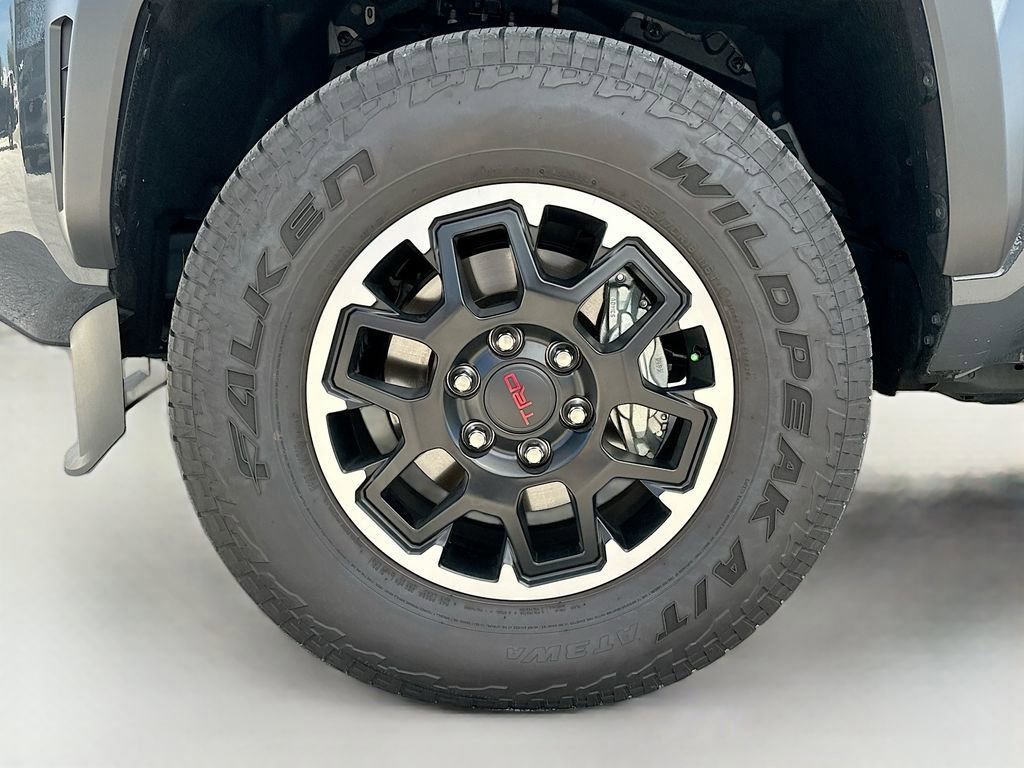 Used 2025 Toyota Tacoma TRD Off-Road image 29
