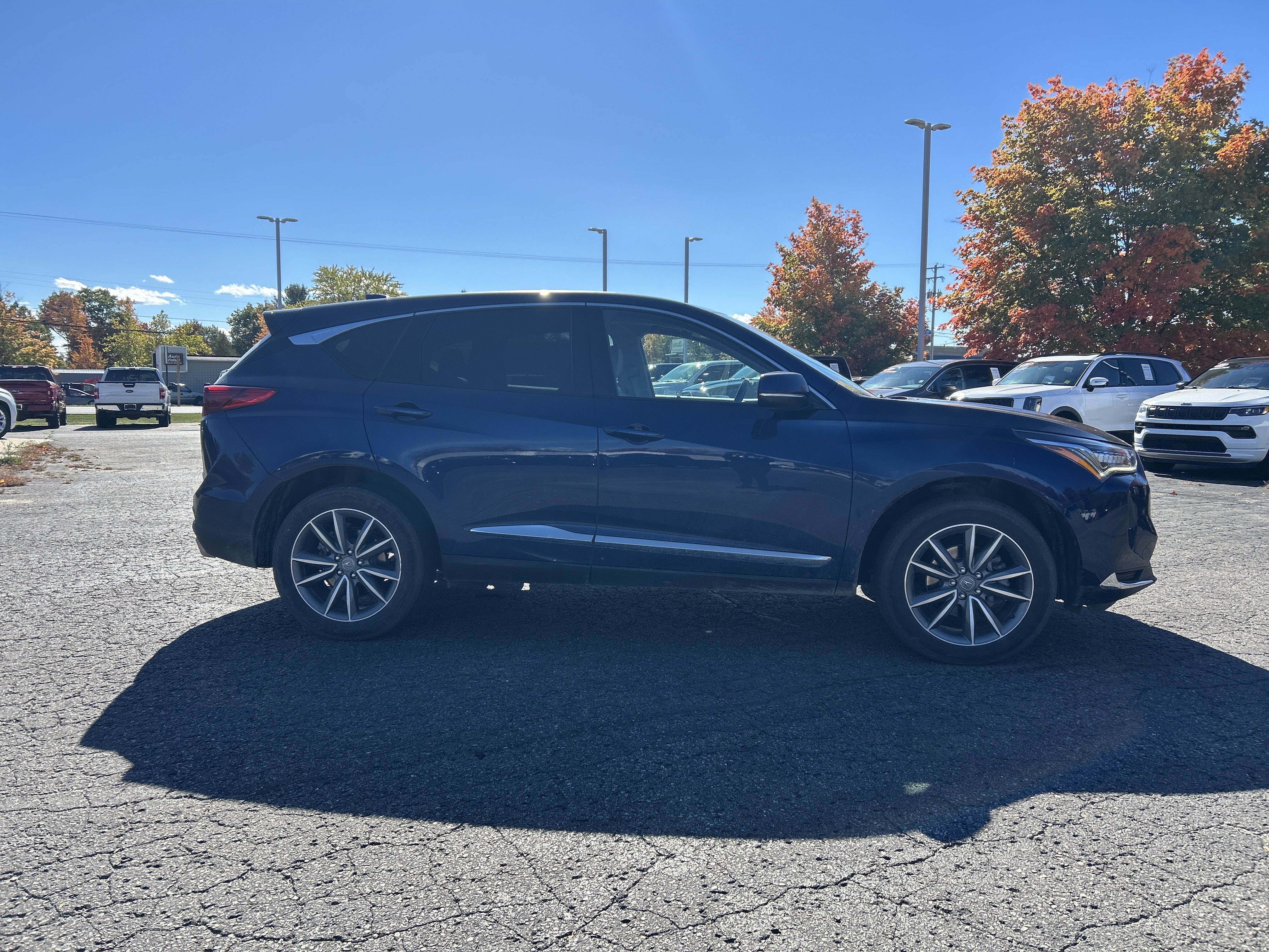 Used 2023 Acura RDX w/ Technology Package AWD/4WD image 3