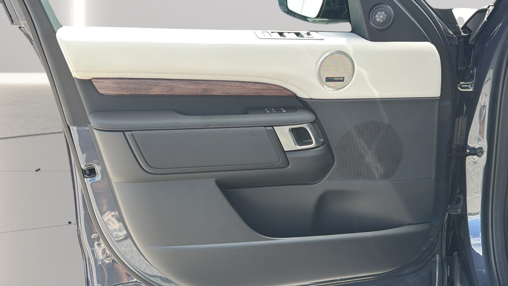 New 2026 Land Rover Discovery Dynamic SE AWD/4WD image 20