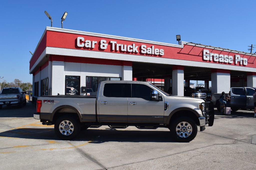 Used 2017 Ford F250 Lariat w/ Lariat Ultimate Package AWD/4WD image 3