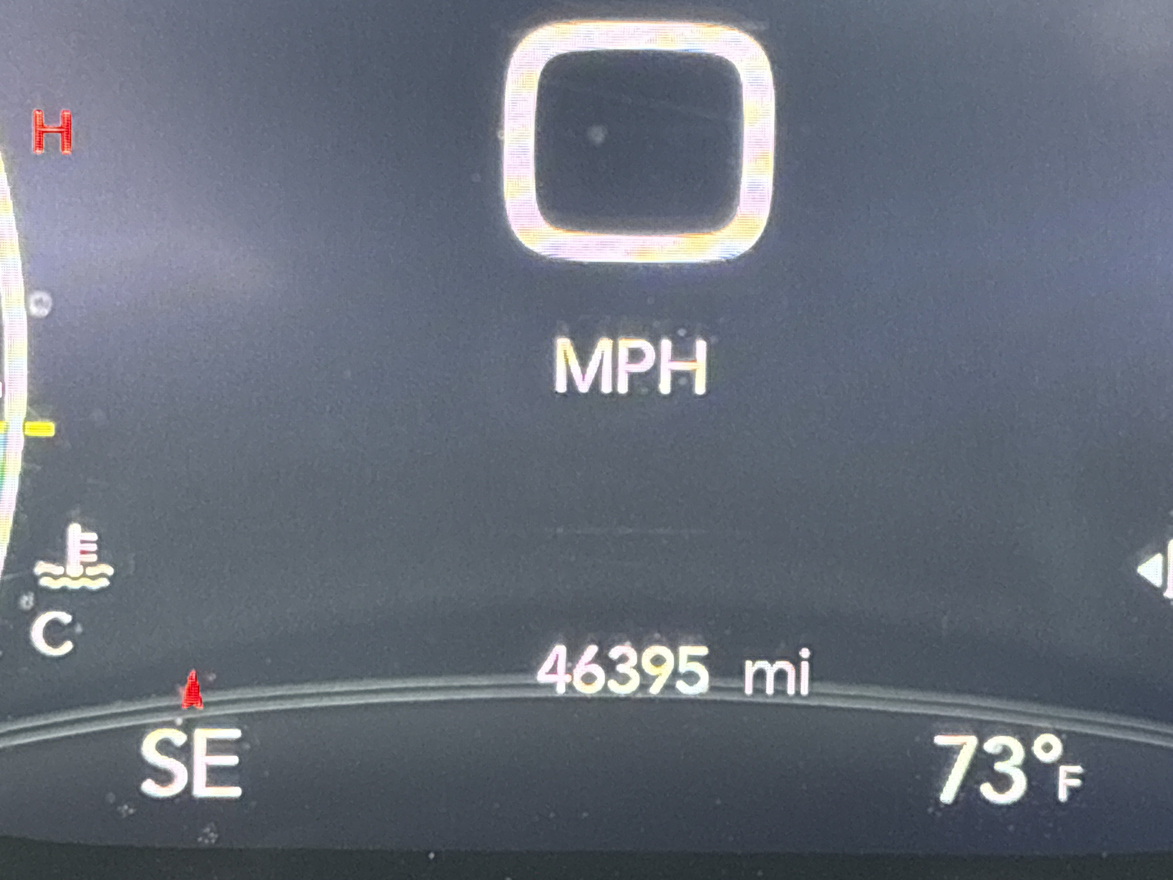 Used 2023 Chrysler Pacifica Limited w/ Uconnect Theater Family Group FWD image 26