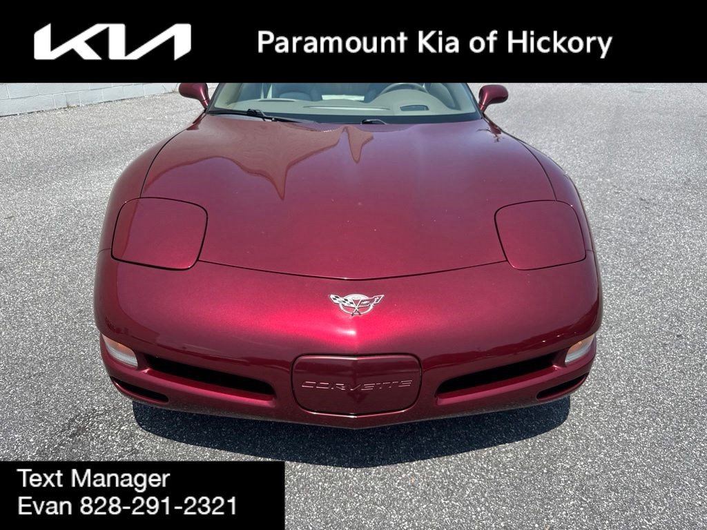 Used 2003 Chevrolet Corvette Coupe w/ Preferred Equipment Group RWD image 2