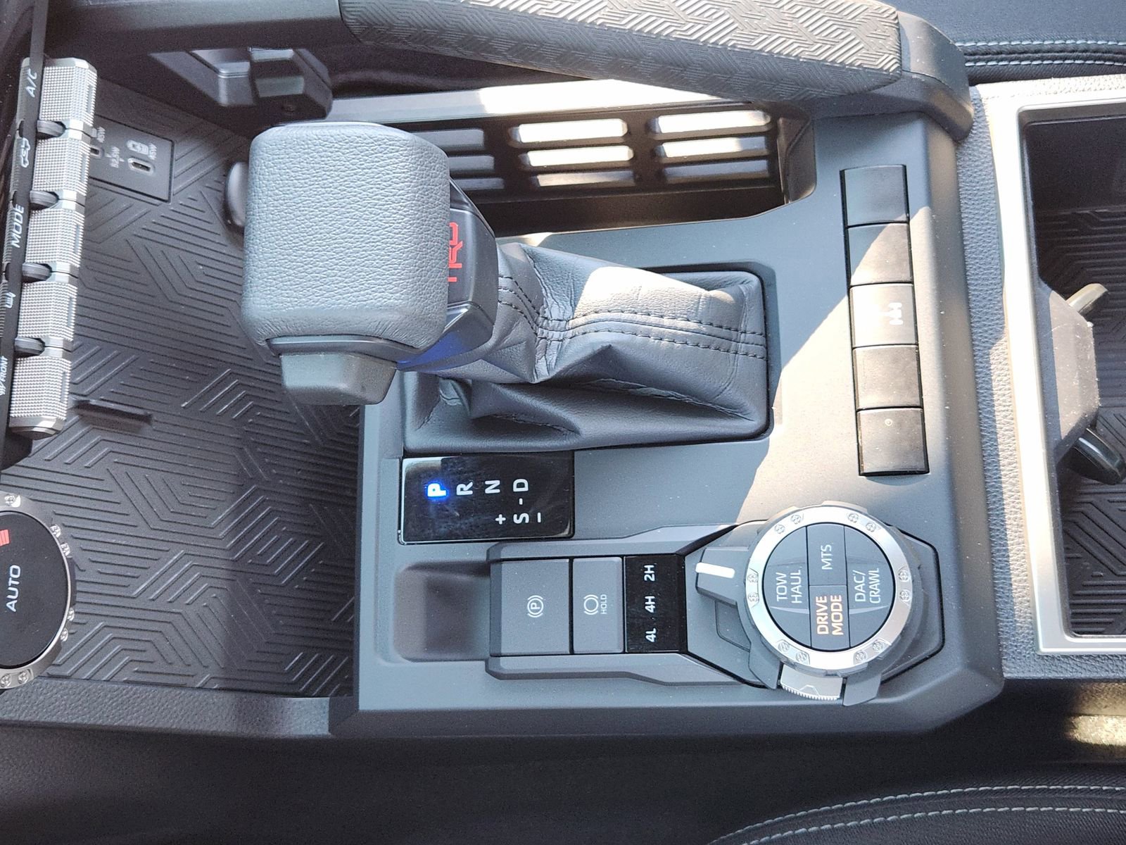 Used 2025 Toyota Tacoma TRD Off-Road image 23