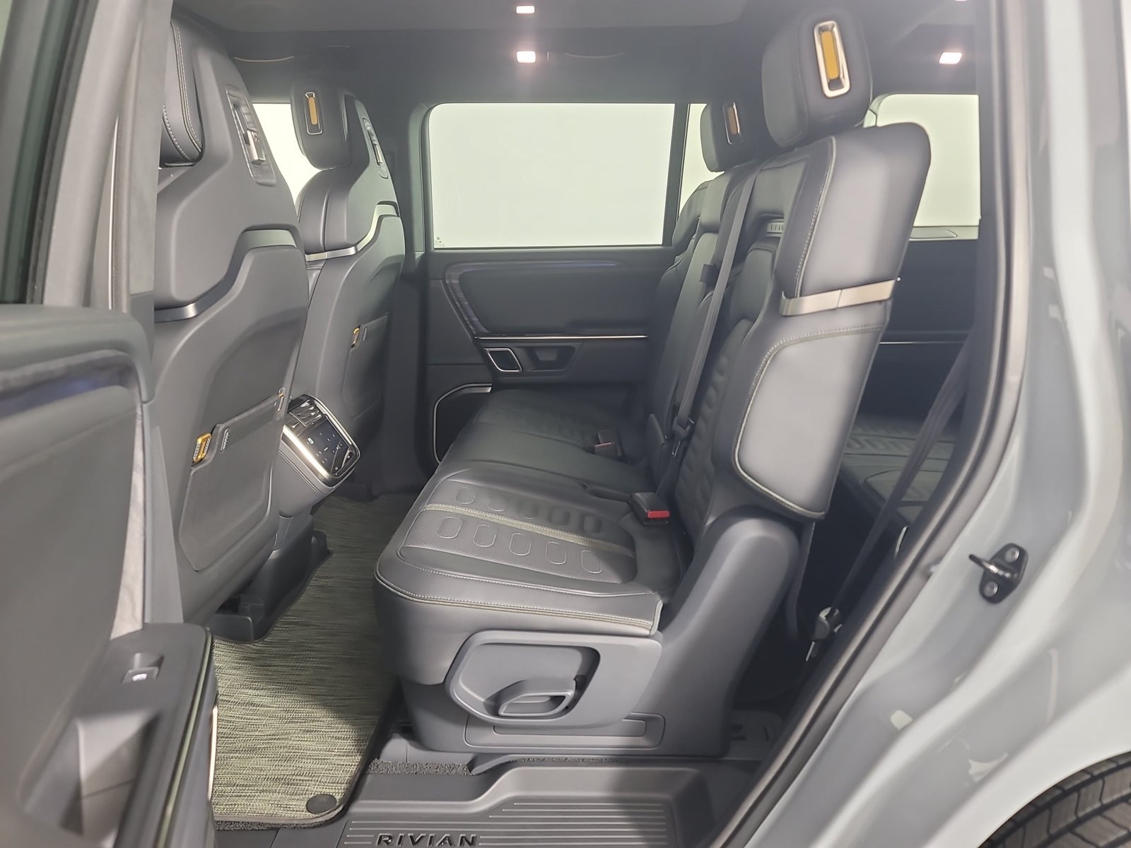 Used 2022 Rivian R1S Launch Edition Quad AWD/4WD image 21