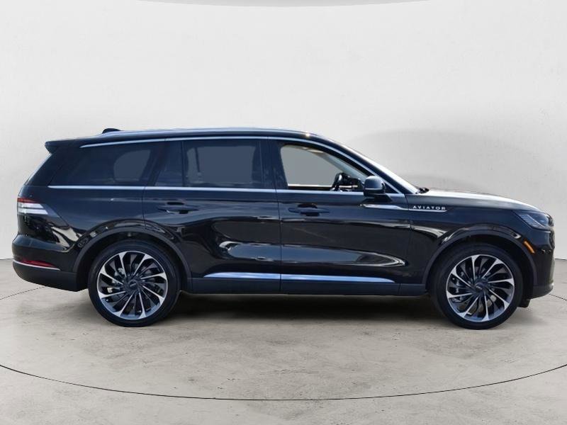 Used 2026 Lincoln Aviator Reserve image 2
