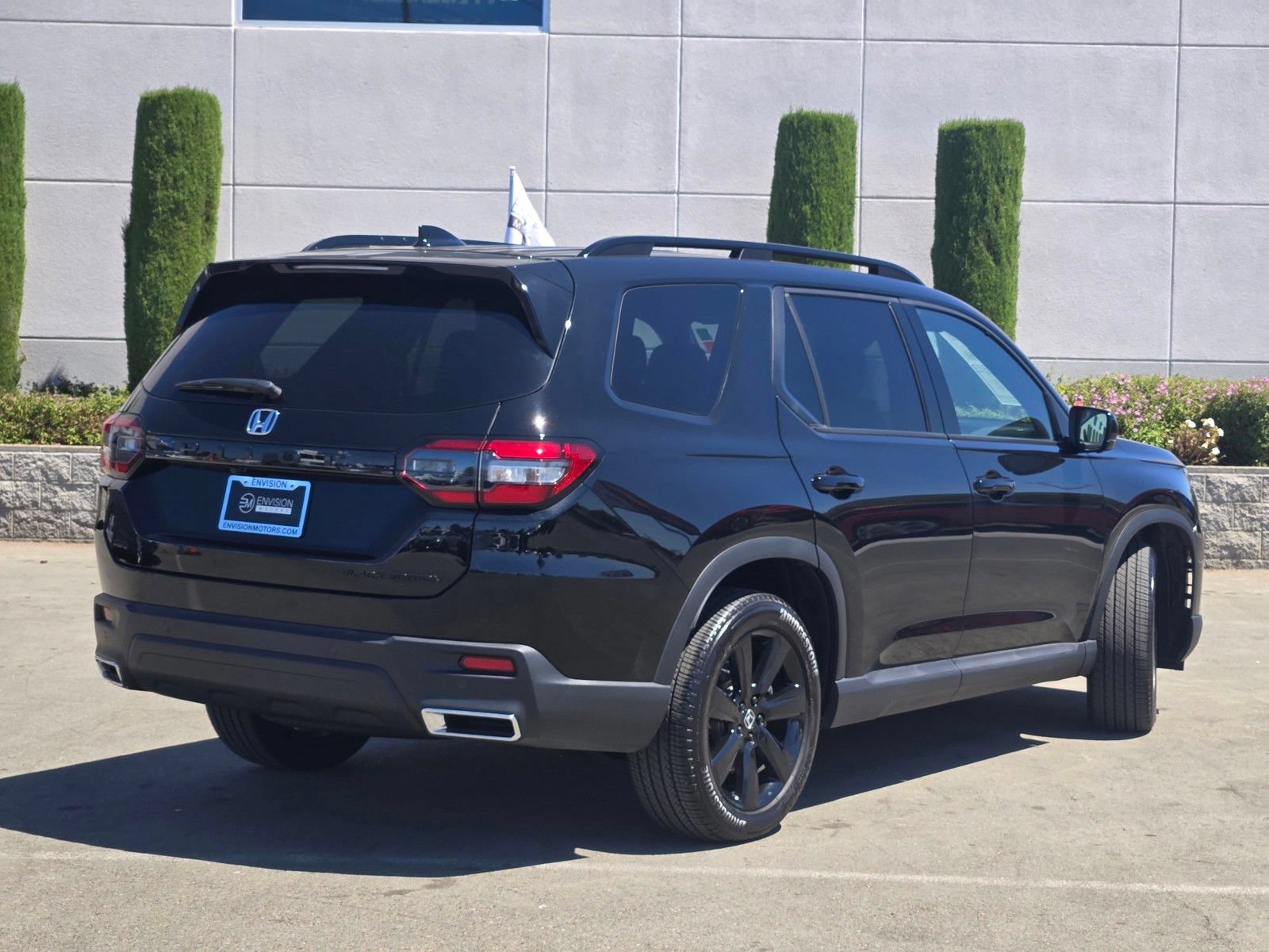 Certified 2025 Honda Pilot Black Edition image 7