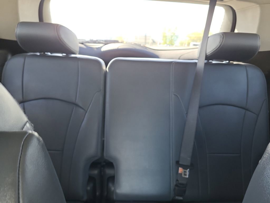 Used 2018 Buick Enclave Essence image 29