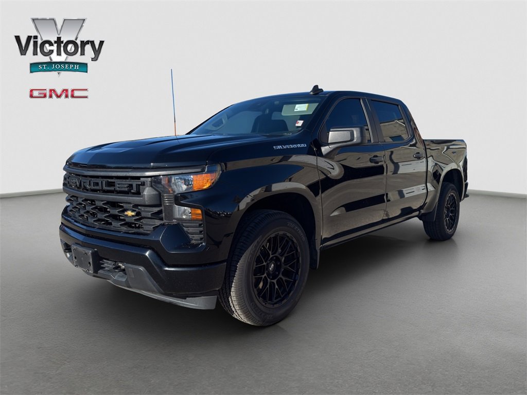 Used 2023 Chevrolet Silverado 1500 Custom image 4