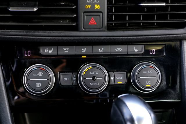 Used 2020 Volkswagen Jetta R-Line w/ R-Line Cold Weather Package FWD image 18