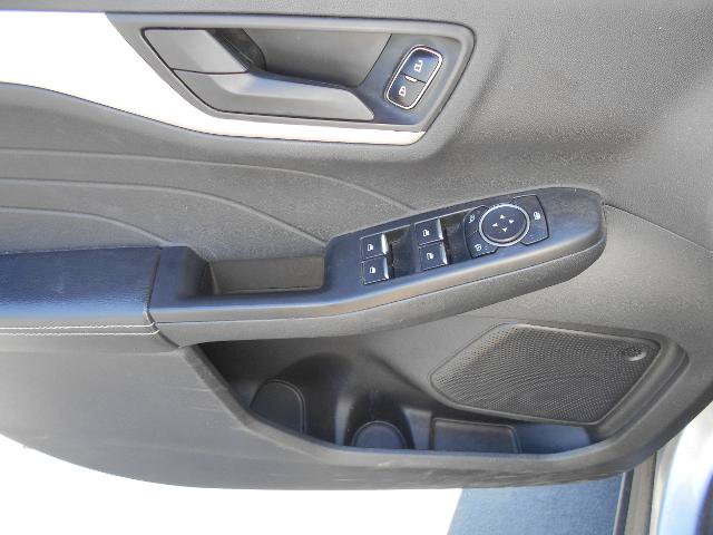 Certified 2022 Ford Escape SE w/ SE Sport Appearance Package FWD image 5