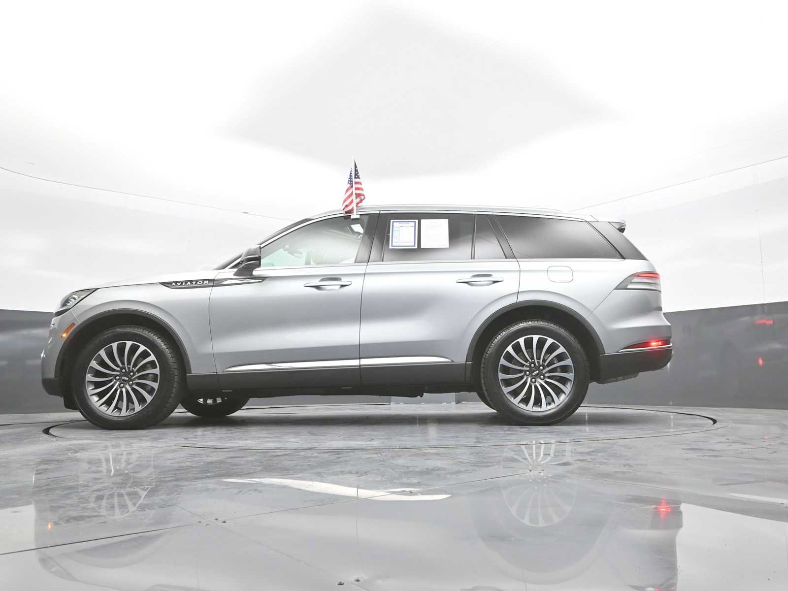 Used 2023 Lincoln Aviator AWD w/ Premium Package image 44