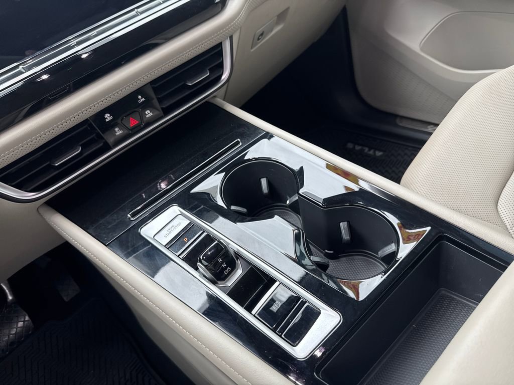 Used 2024 Volkswagen Atlas SE image 28