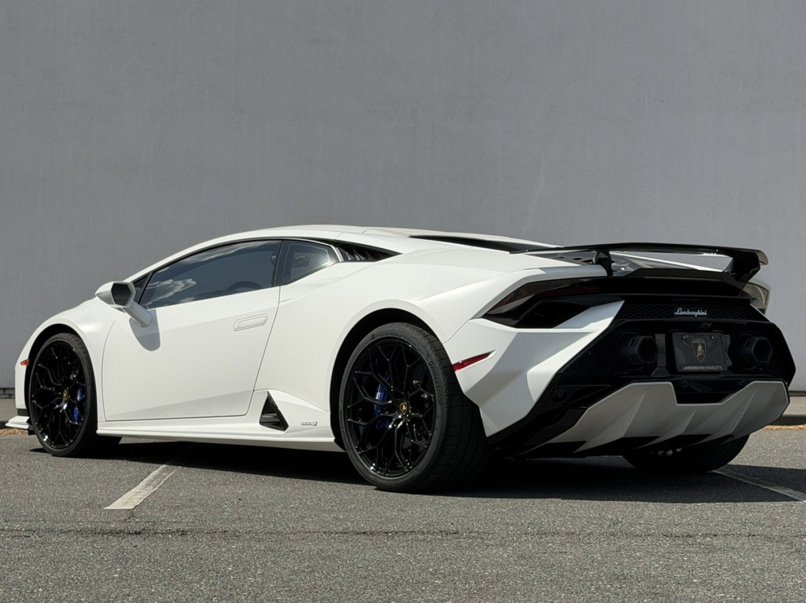 Used 2024 Lamborghini Huracan Tecnica image 5