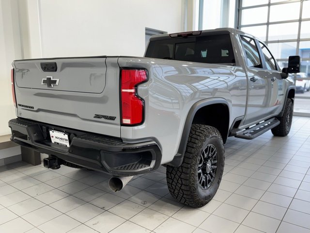 Used 2024 Chevrolet Silverado 2500 ZR2 w/ Technology Package image 41