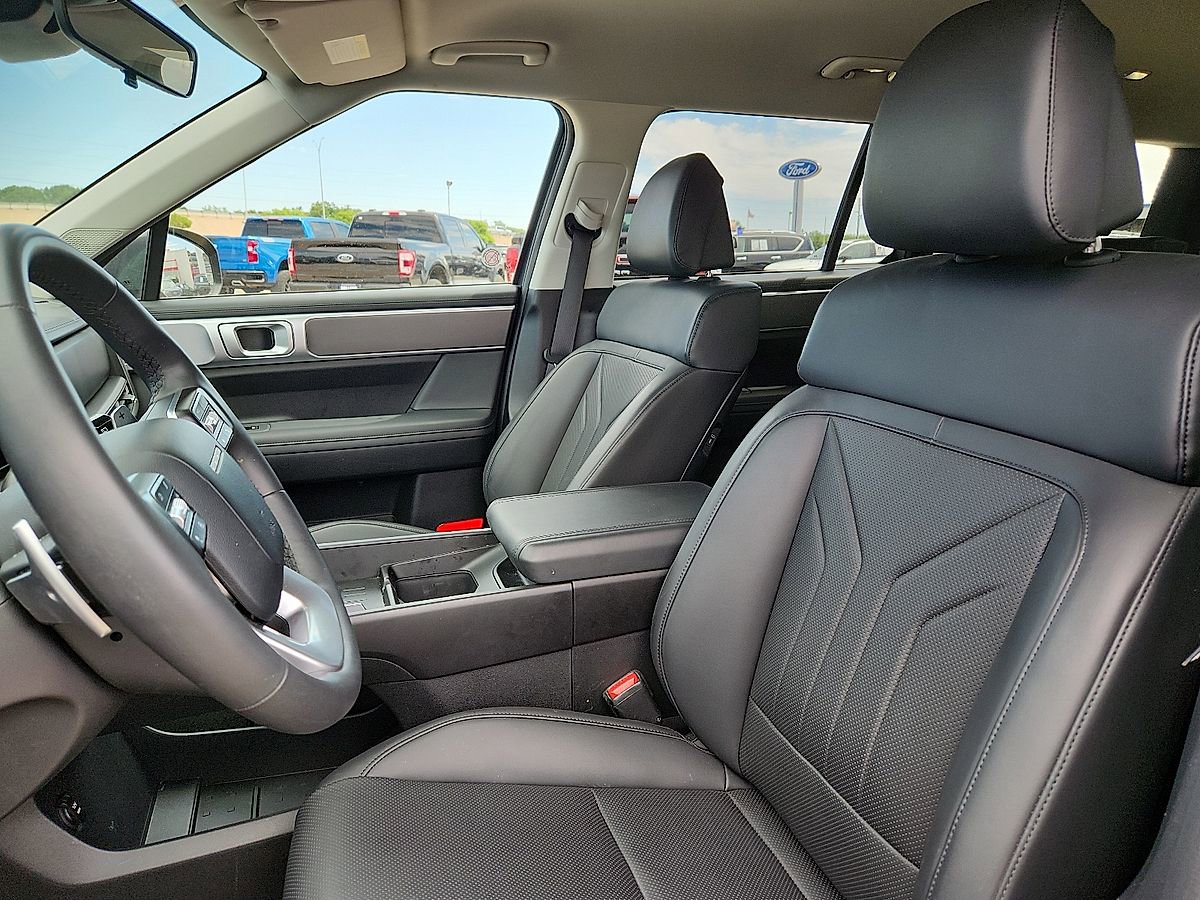 Used 2026 Hyundai Santa Fe SEL FWD image 7