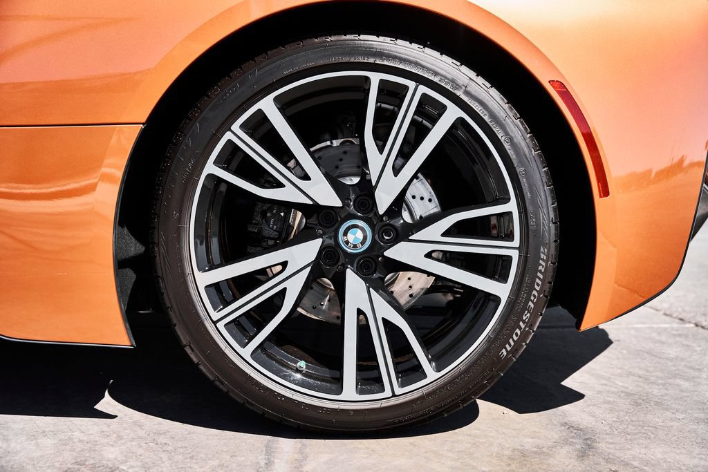 Used 2019 BMW i8 Coupe AWD/4WD image 23