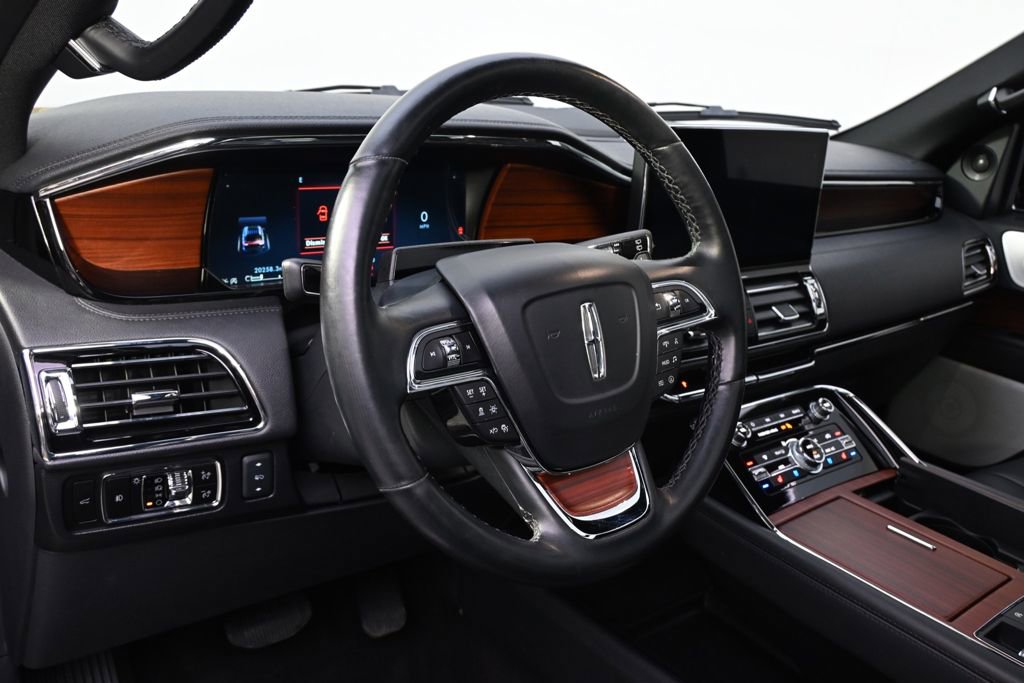 Used 2023 Lincoln Navigator Reserve AWD/4WD image 11