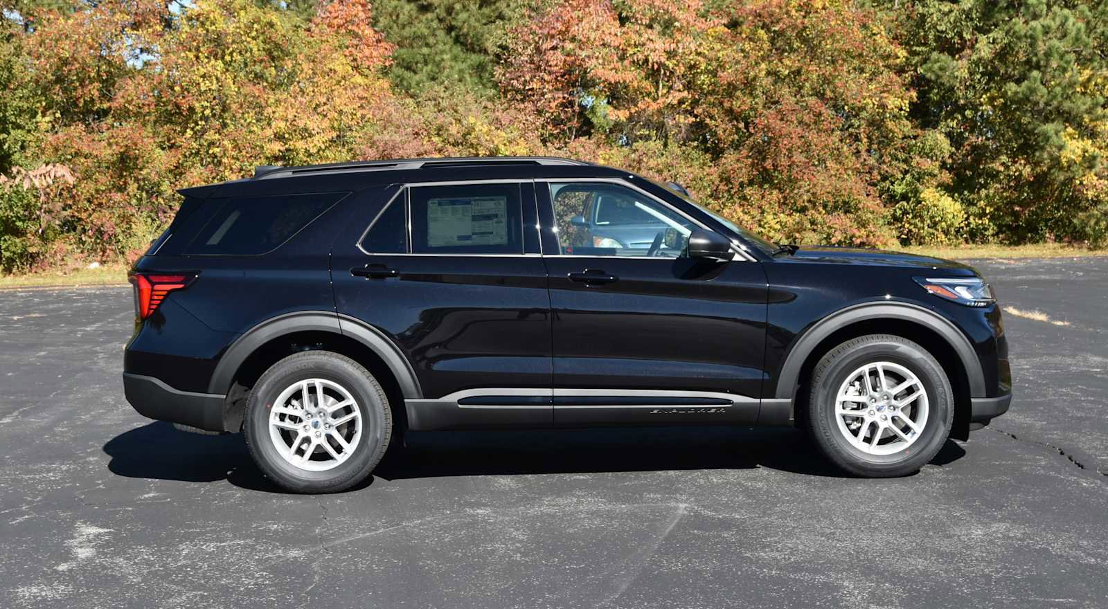 New 2026 Ford Explorer Active image 2
