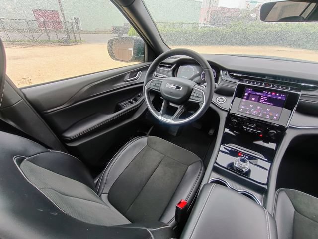 Used 2025 Jeep Grand Cherokee L Altitude RWD image 50